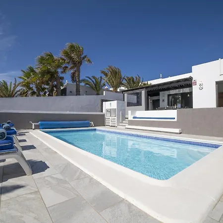 Exquisite Lanzarote Nova Vista 4 Bedrooms Spectacular Sea View Вилла Коста Бланка