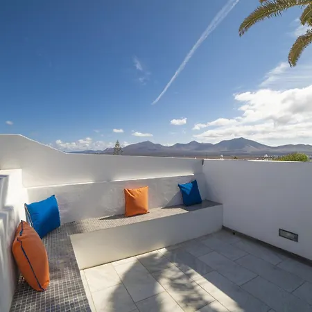 Вилла Exquisite Lanzarote Nova Vista 4 Bedrooms Spectacular Sea View