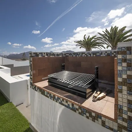Вилла Exquisite Lanzarote Nova Vista 4 Bedrooms Spectacular Sea View Коста Бланка