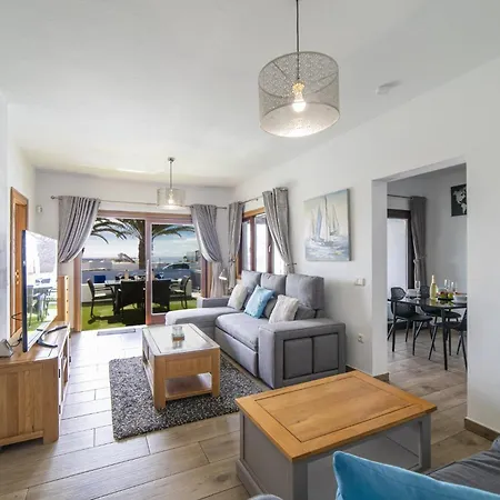 Вилла Exquisite Lanzarote Nova Vista 4 Bedrooms Spectacular Sea View Коста Бланка