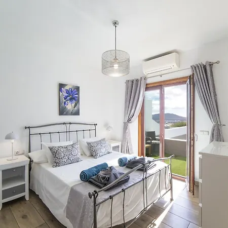 Вилла Exquisite Lanzarote Nova Vista 4 Bedrooms Spectacular Sea View