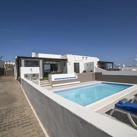 Вилла Exquisite Lanzarote Nova Vista 4 Bedrooms Spectacular Sea View Коста Бланка